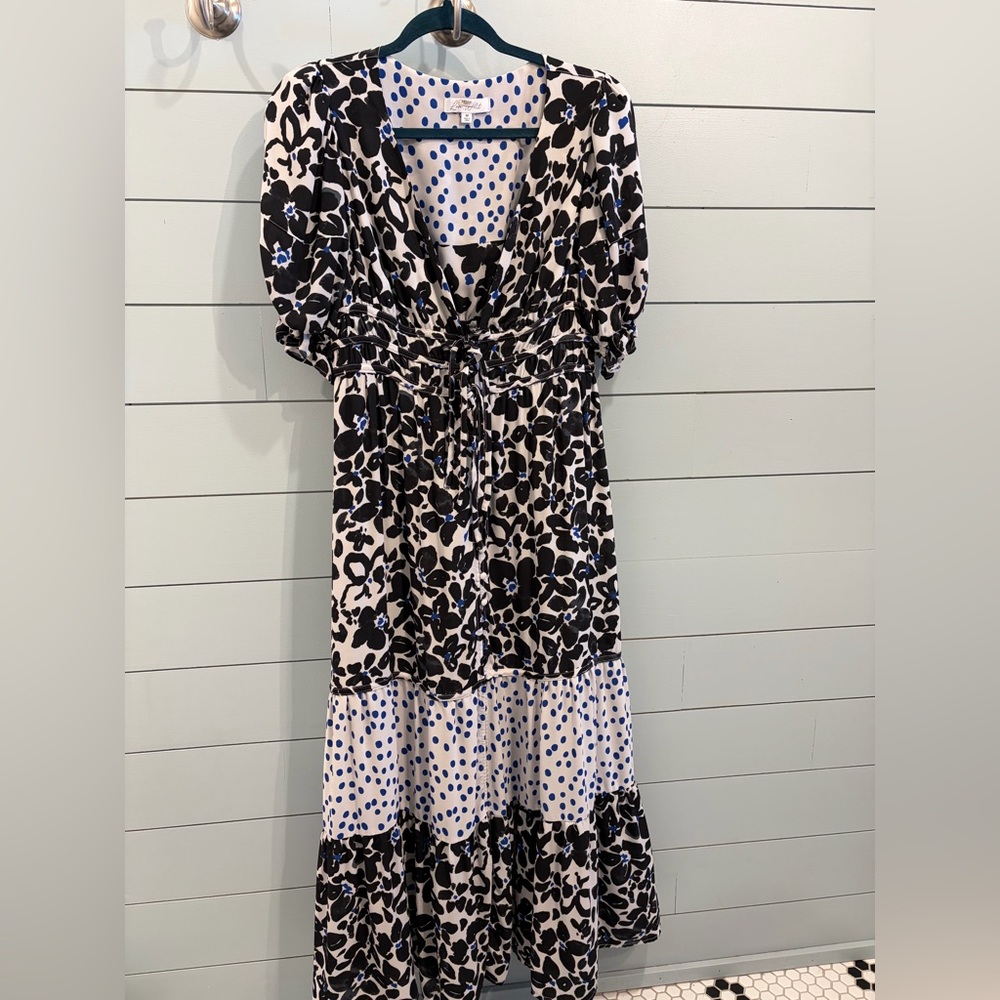 Floral Black and White Maxi Dress - Picture 3 of 6